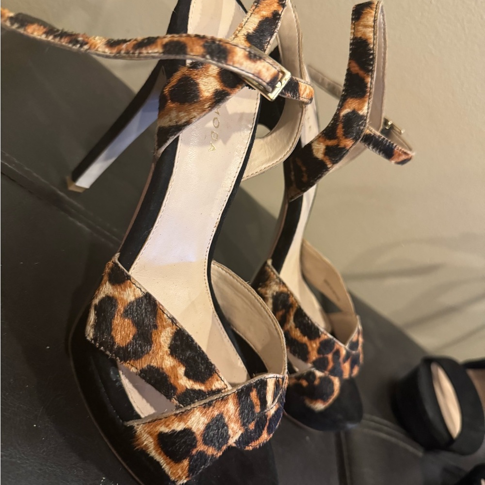 Pelle moda cheetah print heels